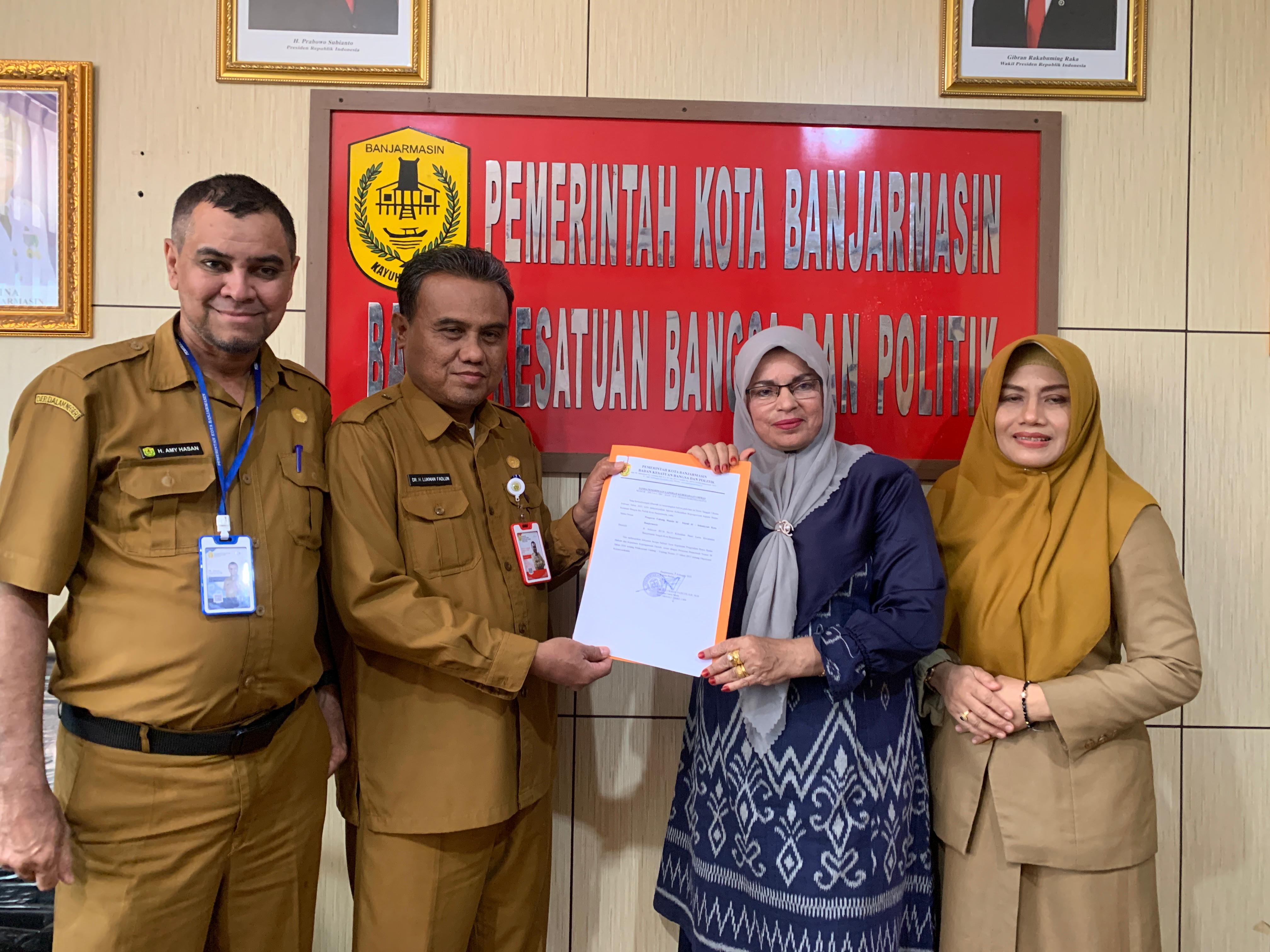 PENYERAHAN SURAT TERDAFTAR PCW BANJARMASIN 